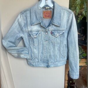 Levi cropped denim jacket, light wash- size S